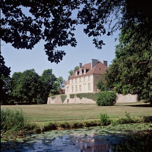 Chateau De Rigny Мантон-Сен-Бернар Экстерьер фото